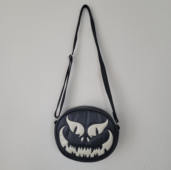 Love Pain & Stitches Glitter Pumpkin Face Bag - Picture 2 of 8